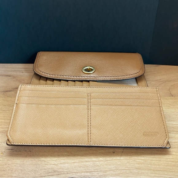 Coach Park Pebbled Leather Turnlock Tan Slim Envelope Wallet VTG EUC - Picture 13 of 15